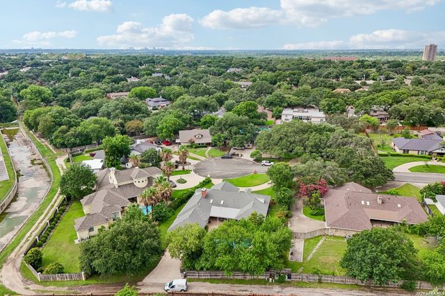 211 CHATTINGTON CT, Castle Hills, TX 78213