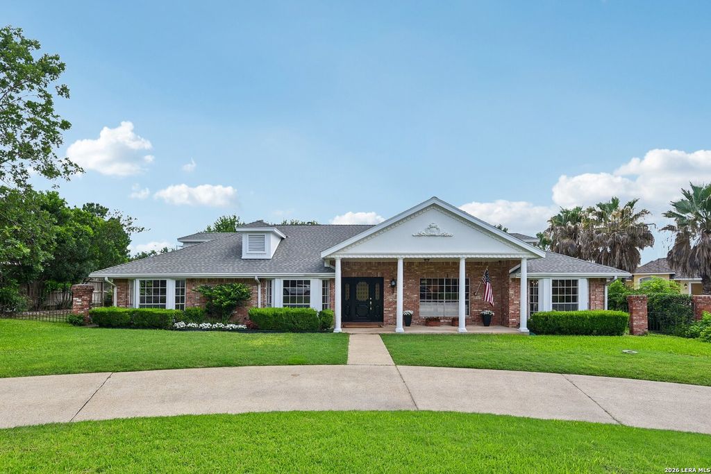 211 CHATTINGTON CT, Castle Hills, TX 78213