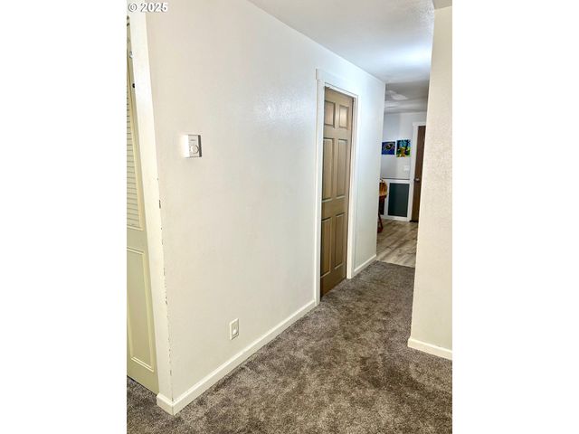 1745 T St, Springfield, OR 97477