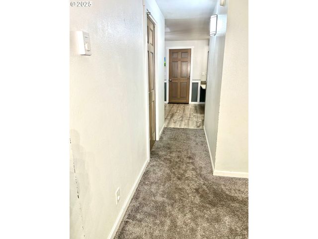 1745 T St, Springfield, OR 97477