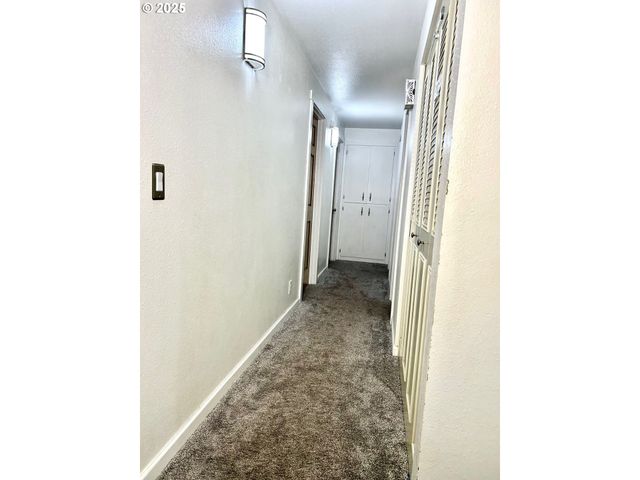 1745 T St, Springfield, OR 97477