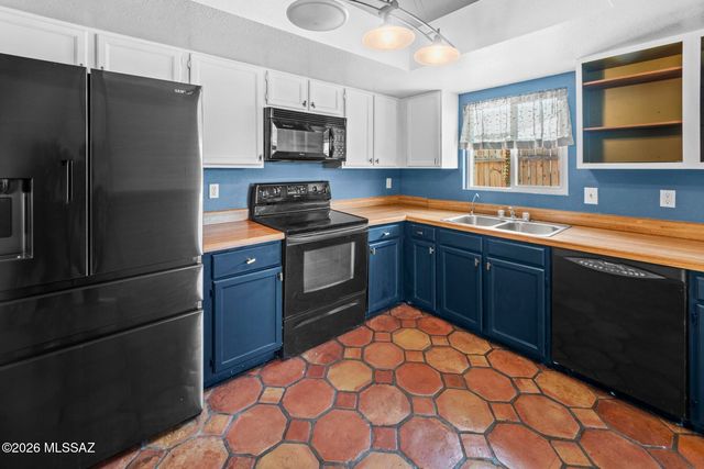 2015 W Brittain Drive, Tucson, AZ 85705
