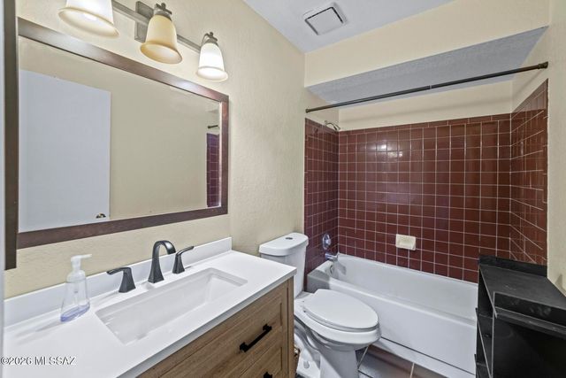 2015 W Brittain Drive, Tucson, AZ 85705