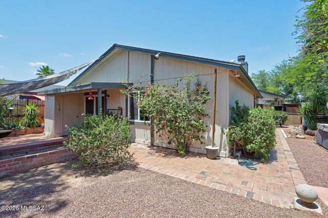 2015 W Brittain Drive, Tucson, AZ 85705