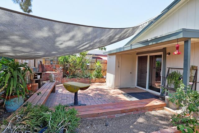 2015 W Brittain Drive, Tucson, AZ 85705