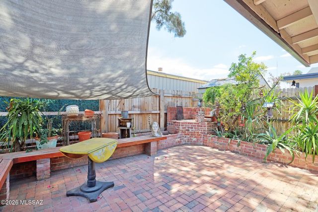 2015 W Brittain Drive, Tucson, AZ 85705