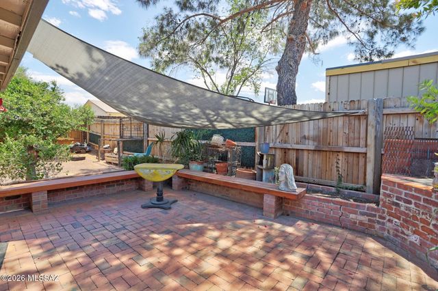 2015 W Brittain Drive, Tucson, AZ 85705