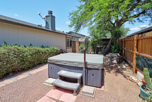 2015 W Brittain Drive, Tucson, AZ 85705