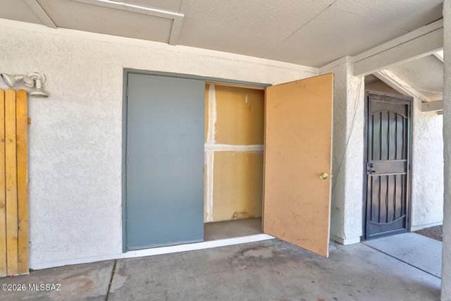 2015 W Brittain Drive, Tucson, AZ 85705