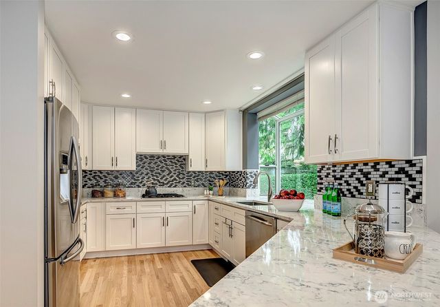 19125 NE 51st Street, Sammamish, WA 98074