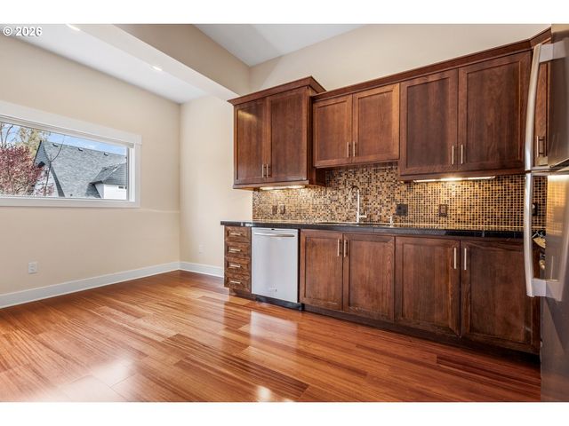 838 Se 38TH Ave 202, Portland, OR 97214