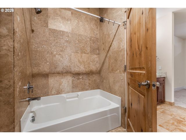 838 Se 38TH Ave 202, Portland, OR 97214