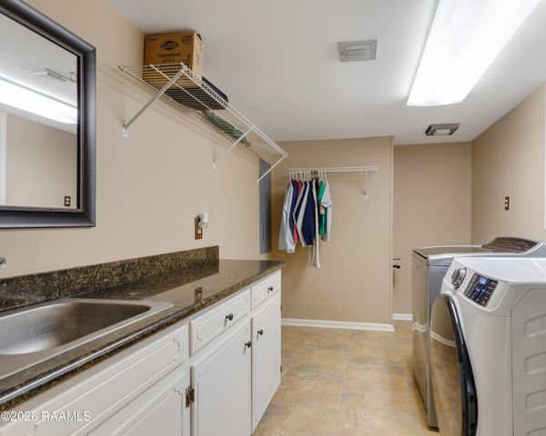 2009 Windmill Circle, New Iberia, LA 70563