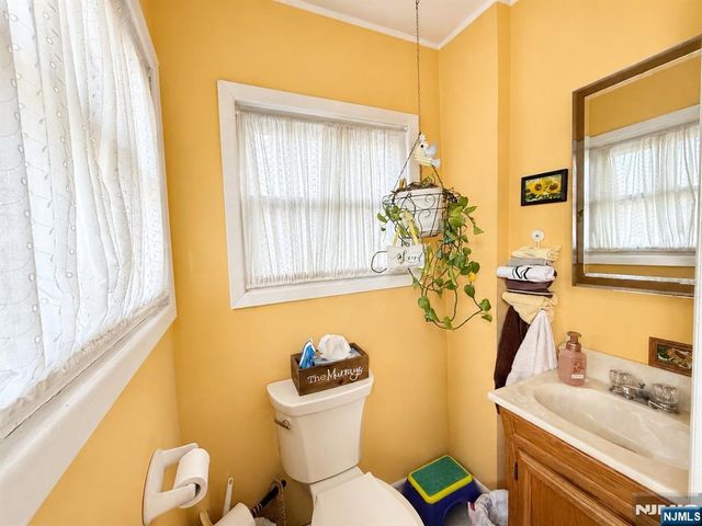 810 Colfax Avenue, Pompton Lakes, NJ 07442