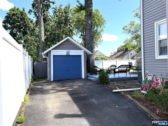810 Colfax Avenue, Pompton Lakes, NJ 07442