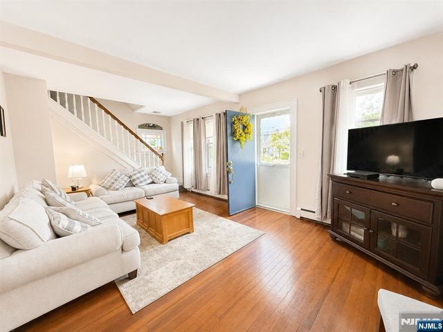 810 Colfax Avenue, Pompton Lakes, NJ 07442