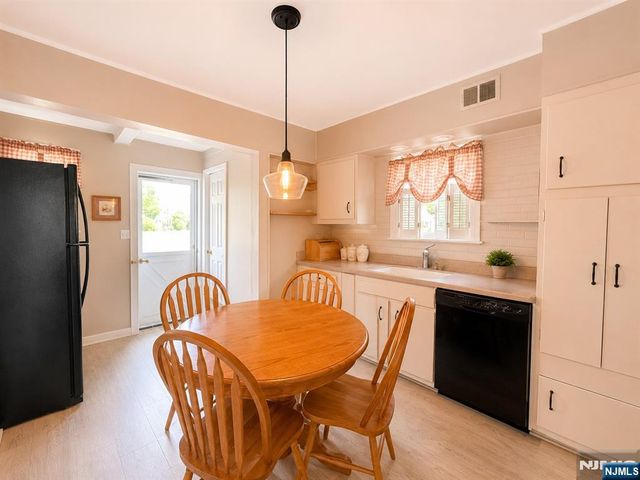 810 Colfax Avenue, Pompton Lakes, NJ 07442