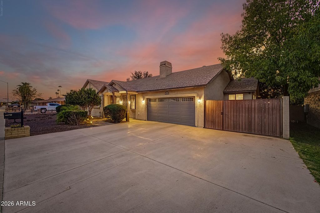 11842 N 82ND Drive, Peoria, AZ 85345 — photo 2