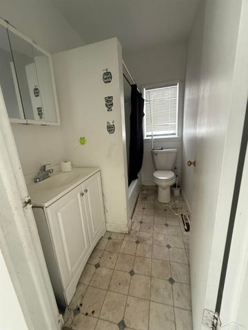 3102 N Water Street, Bay City, MI 48708