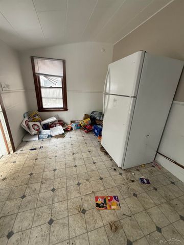 3102 N Water Street, Bay City, MI 48708