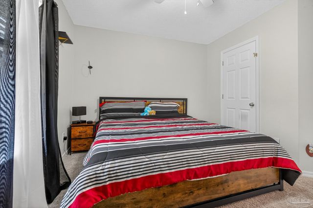 6532 Eagle Crest Dr, Milton, FL 32570