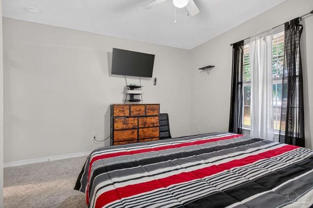 6532 Eagle Crest Dr, Milton, FL 32570