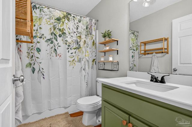 6532 Eagle Crest Dr, Milton, FL 32570