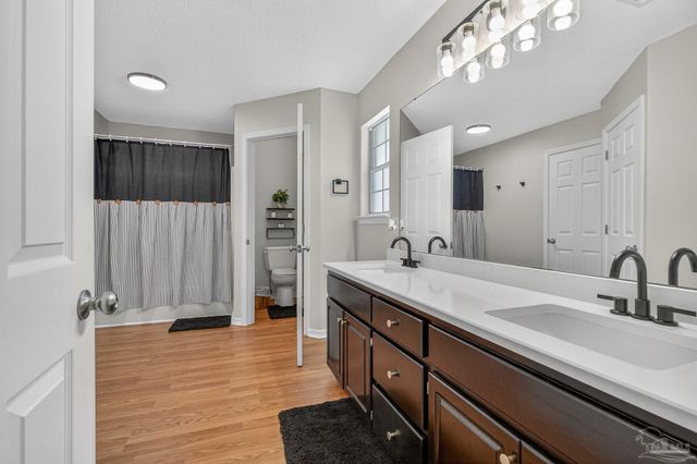 6532 Eagle Crest Dr, Milton, FL 32570