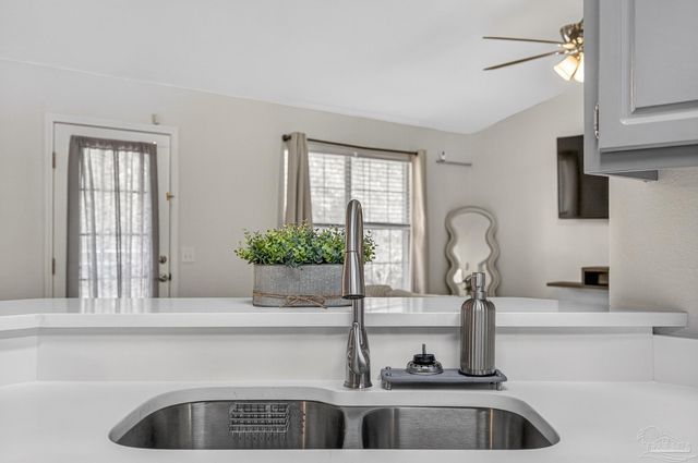 6532 Eagle Crest Dr, Milton, FL 32570