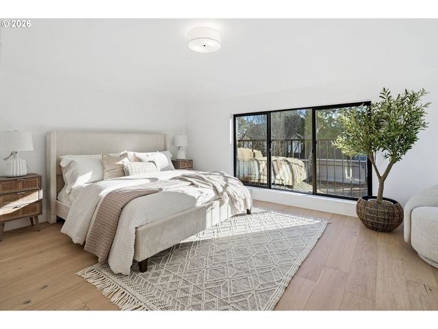 247 E Ave, Lake Oswego, OR 97034