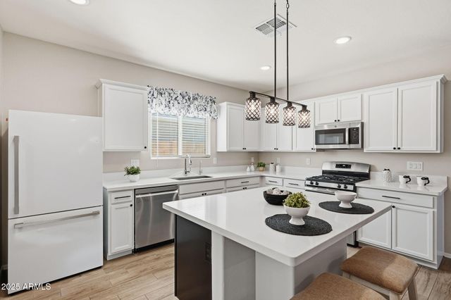 3017 N MAJESTIC Court, Casa Grande, AZ 85122