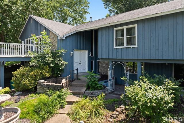 2740 Old Collinsville Road, Belleville, IL 62226