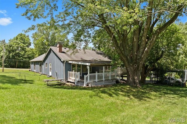 2740 Old Collinsville Road, Belleville, IL 62226