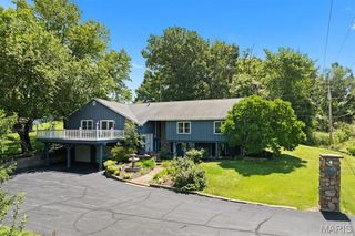 2740 Old Collinsville Road, Belleville, IL 62226