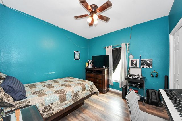 1020 E Hillje Street, El Campo, TX 77437