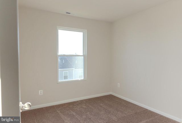 104 CRAMSFORD ST, Falling Waters, WV 25419