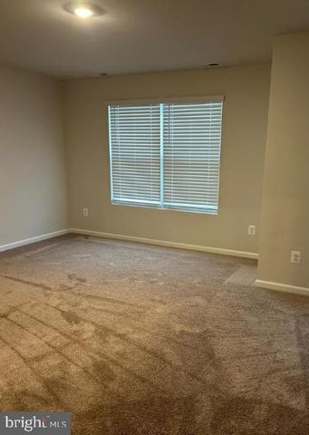 104 CRAMSFORD ST, Falling Waters, WV 25419