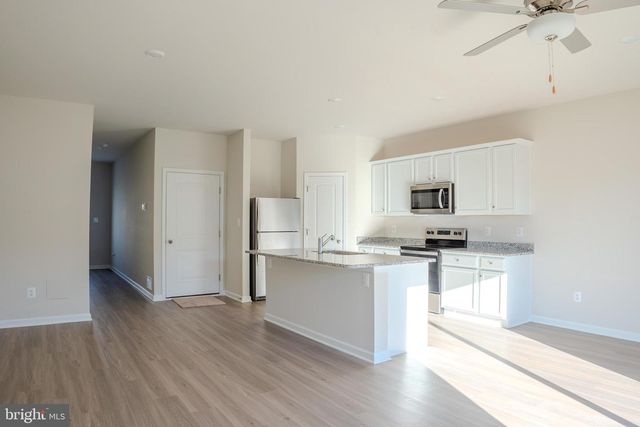 104 CRAMSFORD ST, Falling Waters, WV 25419