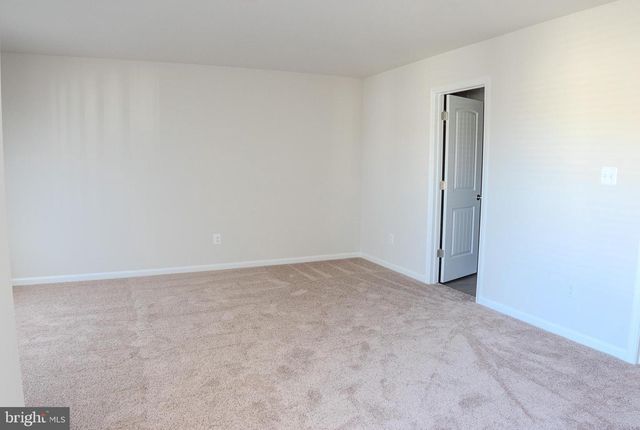 104 CRAMSFORD ST, Falling Waters, WV 25419