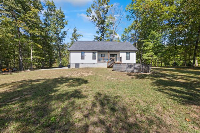 528 St Anthony Dr, Jamestown, TN 38556