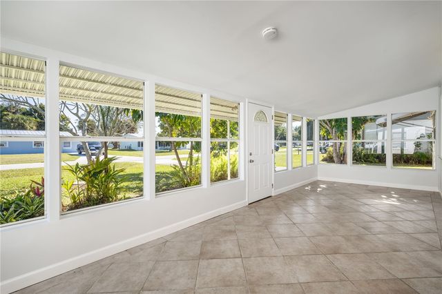 1471 4th Court, Vero Beach, FL 32960