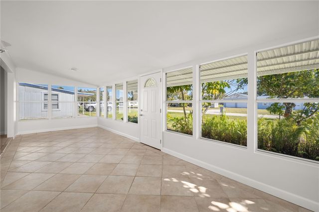 1471 4th Court, Vero Beach, FL 32960