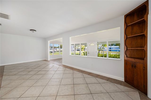 1471 4th Court, Vero Beach, FL 32960