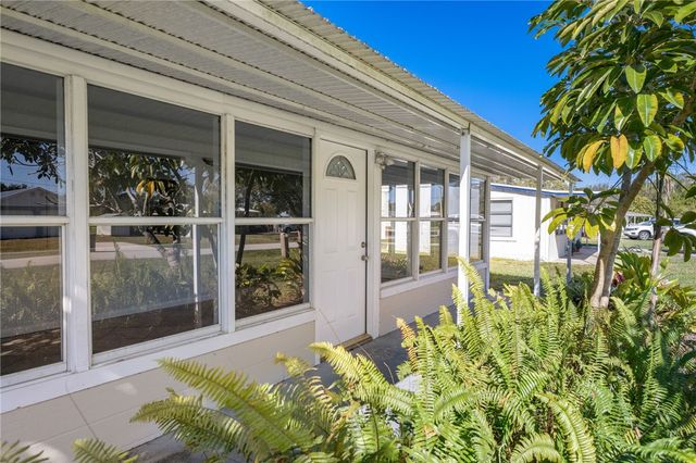 1471 4th Court, Vero Beach, FL 32960