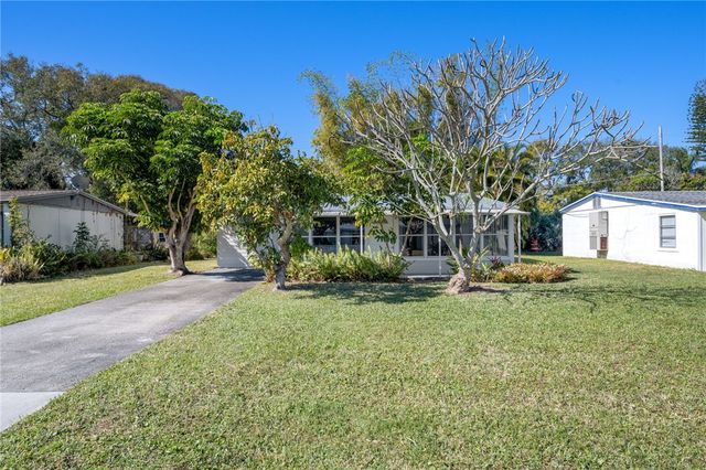 1471 4th Court, Vero Beach, FL 32960