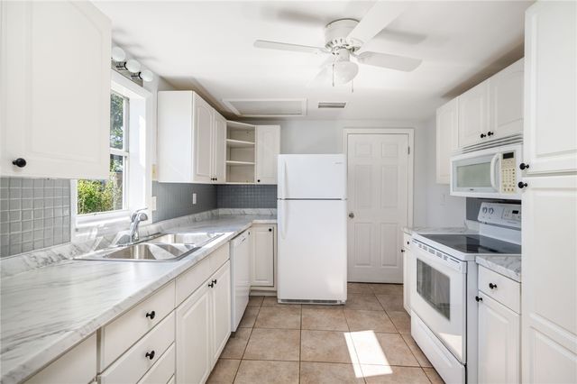 1471 4th Court, Vero Beach, FL 32960