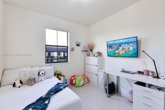 9015 NW 183rd St, Hialeah, FL 33018