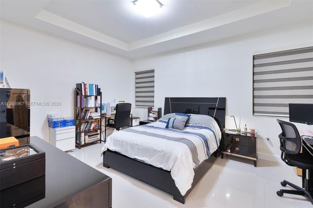 9015 NW 183rd St, Hialeah, FL 33018