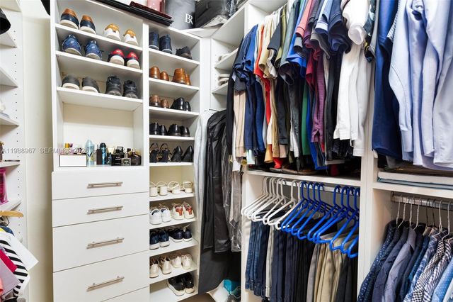 9015 NW 183rd St, Hialeah, FL 33018