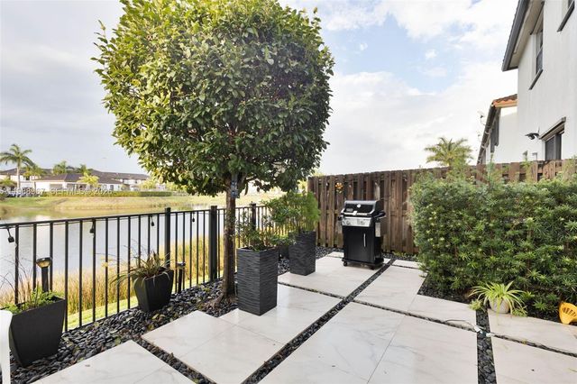 9015 NW 183rd St, Hialeah, FL 33018